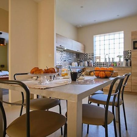 Les Doyennes Bed & Breakfast Brugny-Vaudancourt Bagian luar foto