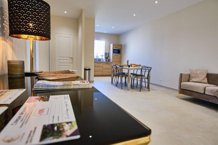 Les Doyennes Bed & Breakfast Brugny-Vaudancourt Bagian luar foto